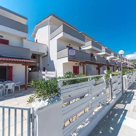 Residence Devi Mandatoriccio Marina Exterior photo
